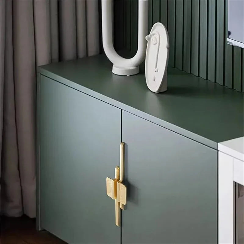 S949b47740d054d97bdd7f04a709afe356